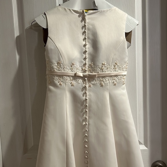 Michelangelo formal dress in off white winter white with stole wrap. - Picture 5 of 13